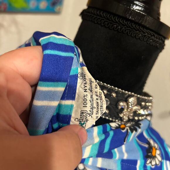 Vintage 1970s Kmart Blue daisy floral print long sleeve button up shirt - Picture 7 of 7